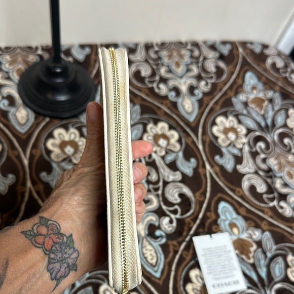 Coach Beige and White Wallet Like new condition MSRP 228 - Picture 9 of 16